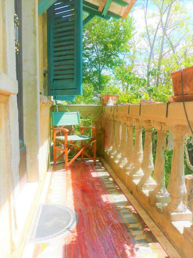 Budget Romance Tower Studio Apartment Lari Exterior foto